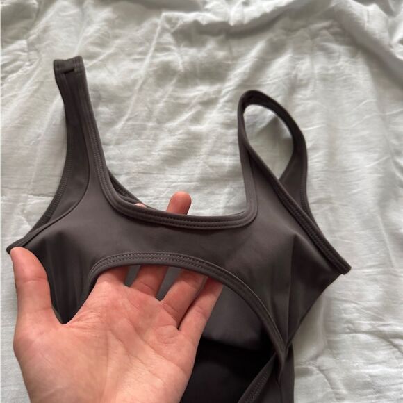 Grey Twist-Front Flared Jumpsuit – XS (75% Nylon, 25% Spandex) - Picture 5 of 16